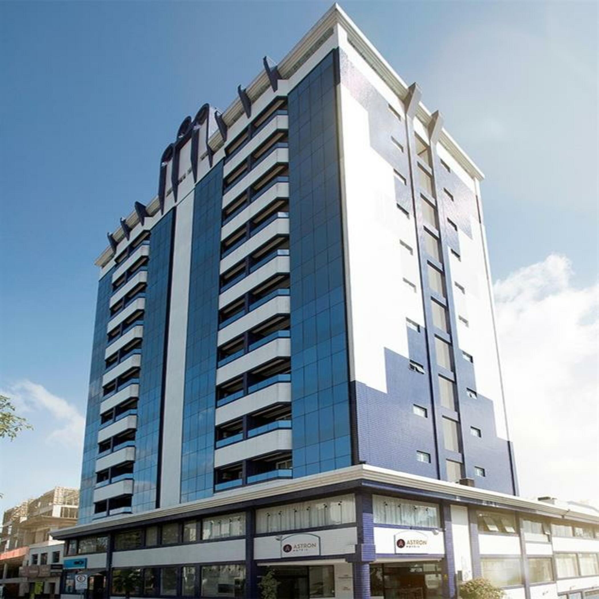 Astron Suites Sao Jose Dos Pinhais By Nobile Bagian luar foto