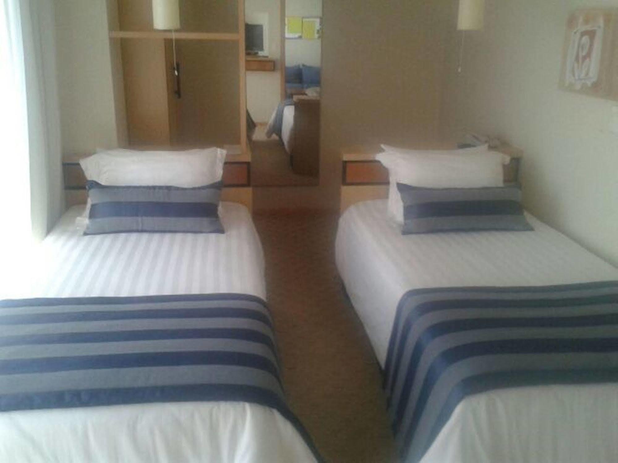 Astron Suites Sao Jose Dos Pinhais By Nobile Bagian luar foto
